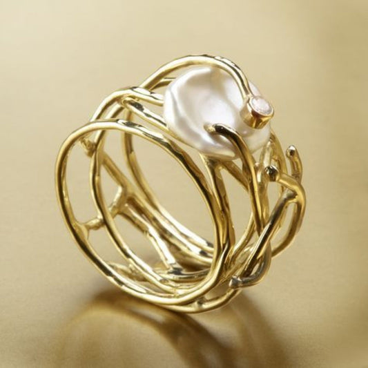 Vintage Gold Ring with Thin Pearl