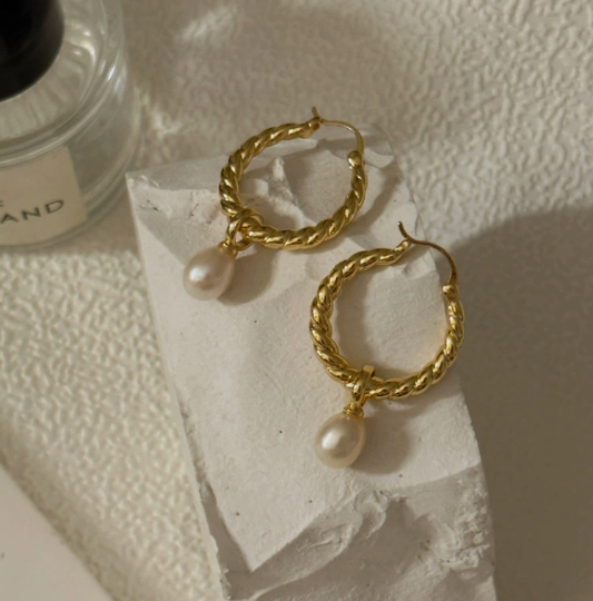 Layla Pearl Twist Earrings